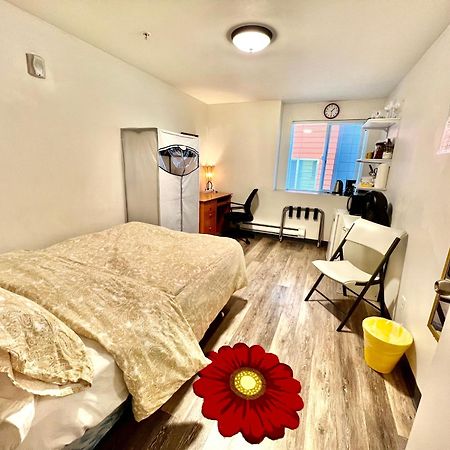 Micro Studio Apartment 10 Minutes Walk To University Of Washington Seattle Bagian luar foto