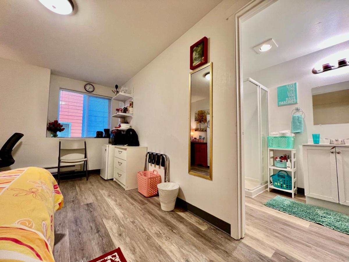Micro Studio Apartment 10 Minutes Walk To University Of Washington Seattle Bagian luar foto
